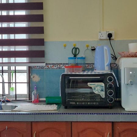 Adeeba Homestay Kuantan Esterno foto