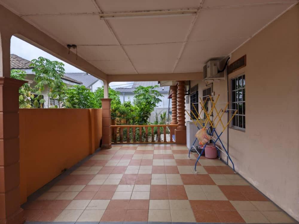 Adeeba Homestay Kuantan Esterno foto