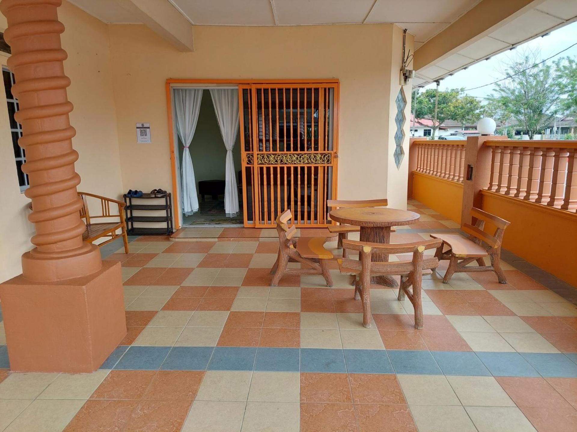 Adeeba Homestay Kuantan Esterno foto